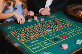 May9AC ငွေသွင်း VIP Bonus Cashback MMK ကစားသမားများ ဝမ်းမြောက်နေသောမြင်ကွင်း